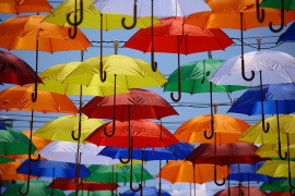 Зонты с логотипом — признак заботы